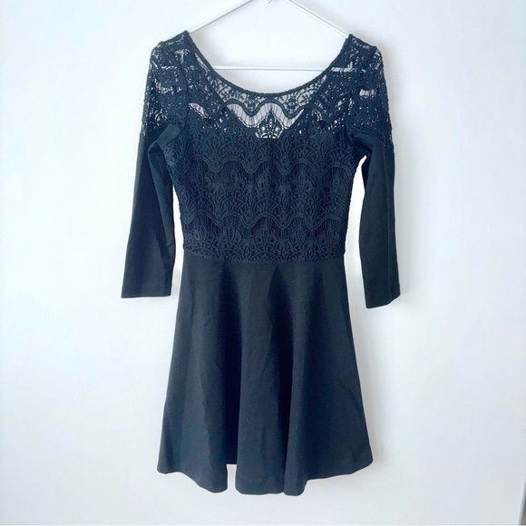 Lilly Pulitzer Black Remmy Lace Dress Fit n Flare Mini Short Preppy 3/4 Sleeve - Picture 6 of 11